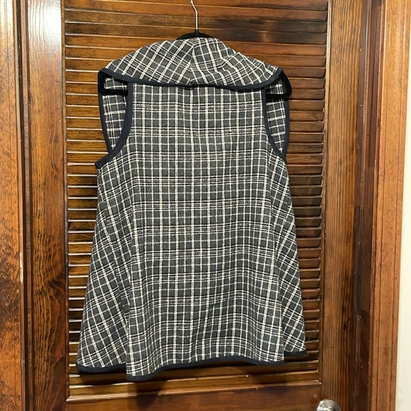 Altar’d State Grey & White Plaid Waterfall Vest - Picture 8 of 8